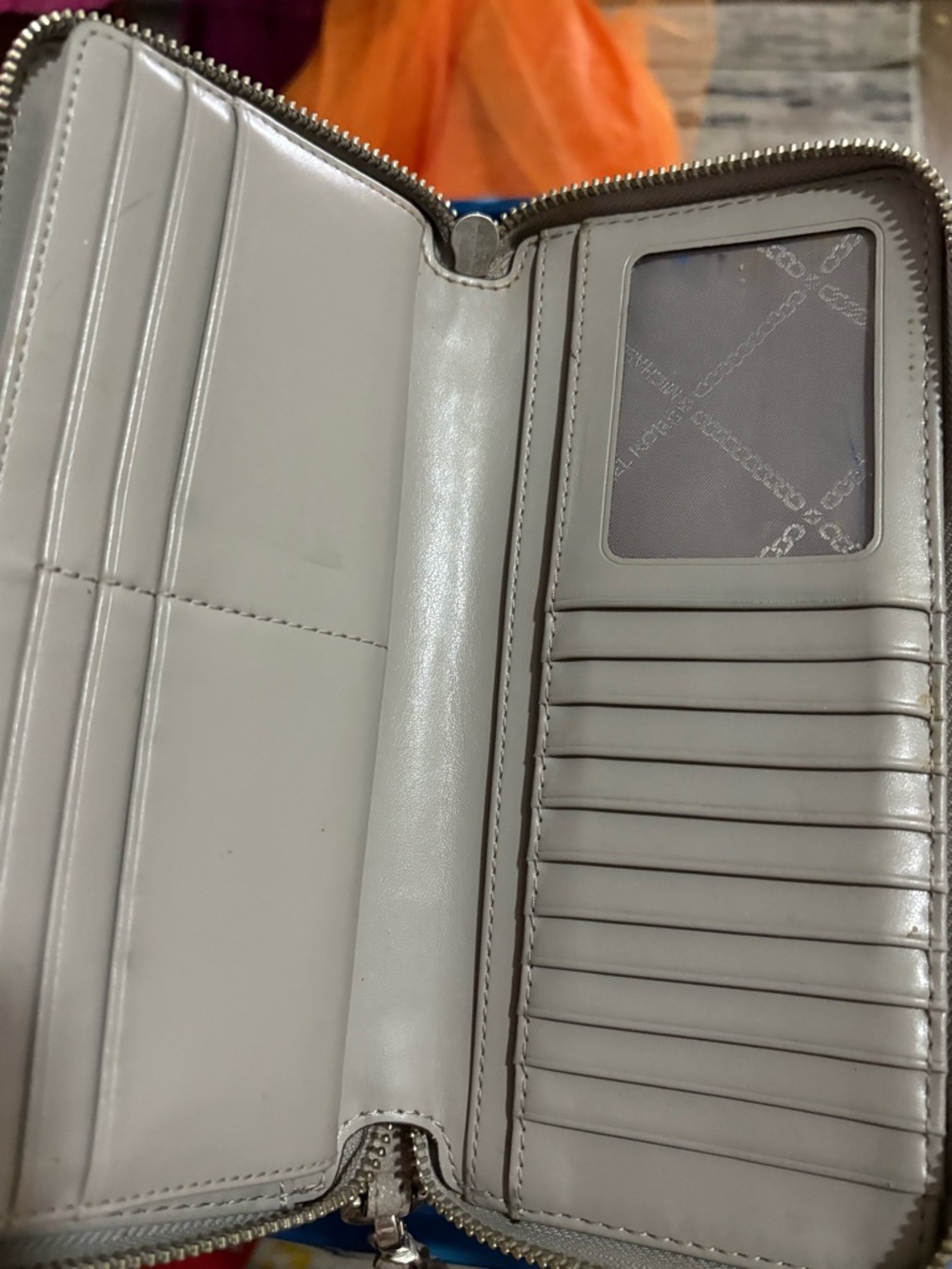 Michael Kors Light Taupe Saffiano Zip Wallet with Gold Logo - Picture 2 of 6